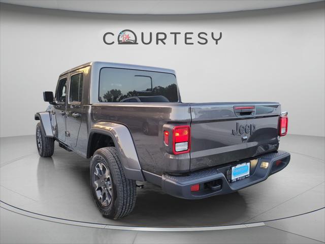 2026 Jeep Gladiator GLADIATOR SAHARA 4X4