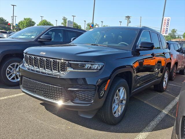 2026 Jeep Grand Cherokee GRAND CHEROKEE LAREDO X 4X4