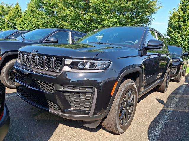 2026 Jeep Grand Cherokee GRAND CHEROKEE LAREDO ALTITUDE 4X4 2026 Jeep Grand Cherokee GRAND CHEROKEE LAREDO ALTITUDE 4X4
