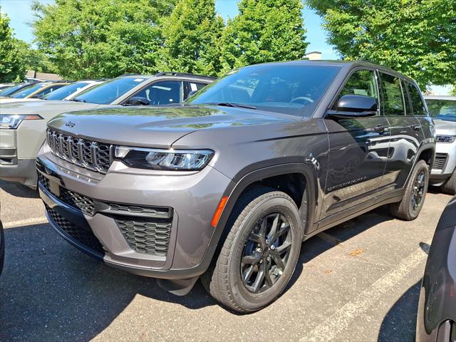 2026 Jeep Grand Cherokee GRAND CHEROKEE LAREDO ALTITUDE 4X4 2026 Jeep Grand Cherokee GRAND CHEROKEE LAREDO ALTITUDE 4X4