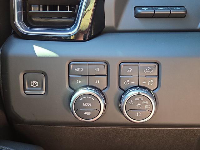 2025 GMC Sierra 2500HD 4WD Crew Cab Standard Bed Denali
