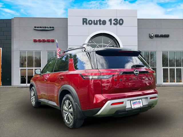 2023 Nissan Pathfinder SL 4WD