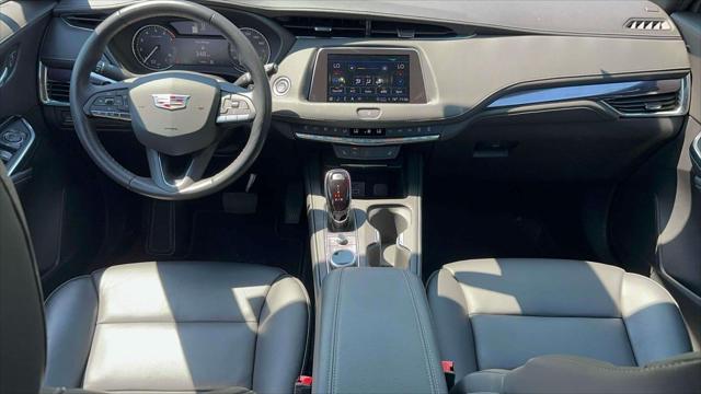 2023 Cadillac XT4 AWD Luxury