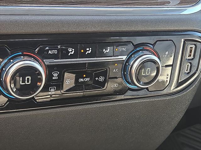 2024 GMC Sierra 1500 4WD Crew Cab Short Box Elevation with 3VL