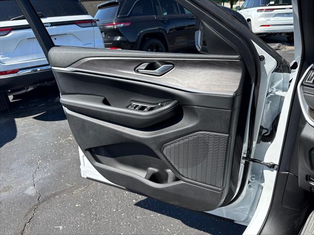 2026 Jeep Grand Cherokee L Altitude 4x4