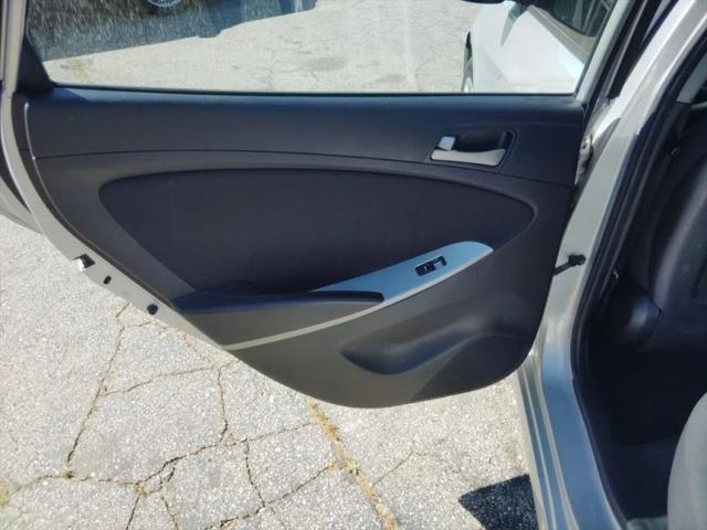 2017 Hyundai Accent SE