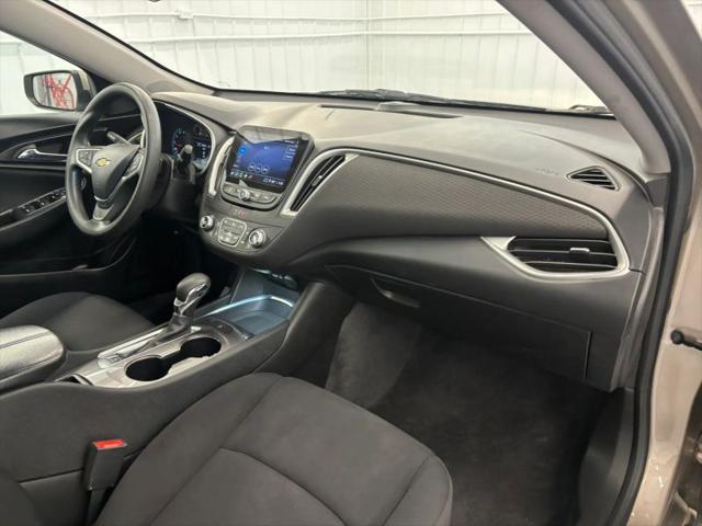 2022 Chevrolet Malibu FWD LT