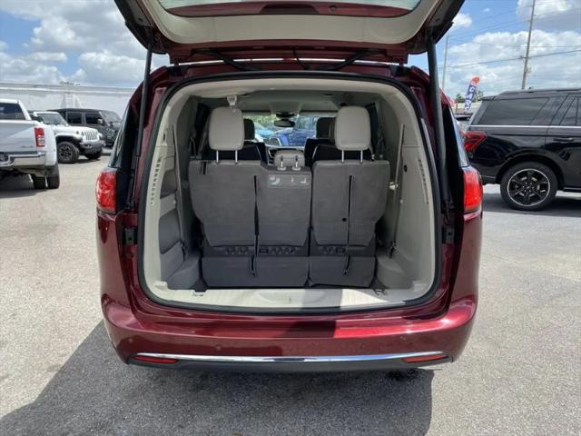 2017 Chrysler Pacifica Touring-L