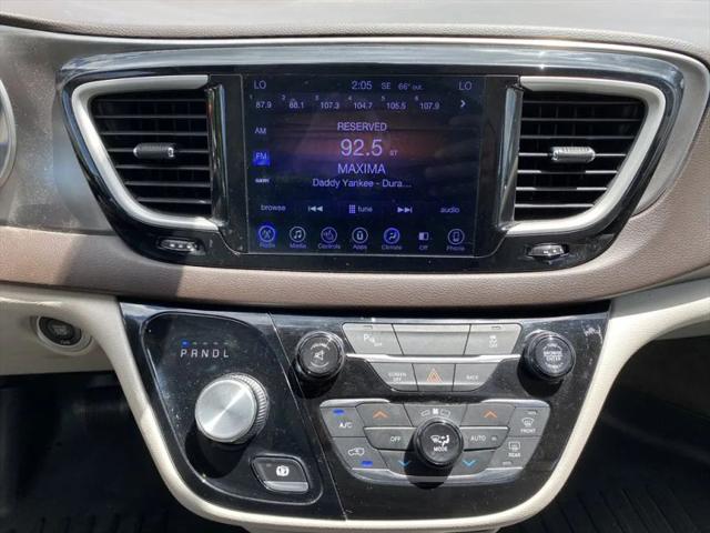 2017 Chrysler Pacifica Touring-L