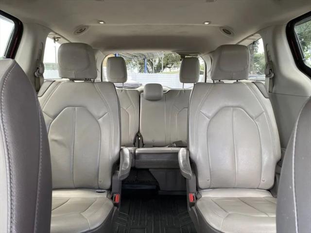 2017 Chrysler Pacifica Touring-L