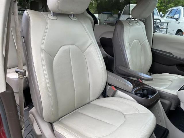 2017 Chrysler Pacifica Touring-L
