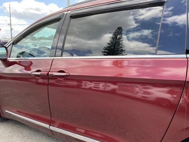 2017 Chrysler Pacifica Touring-L