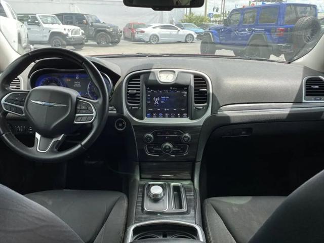 2018 Chrysler 300 Touring