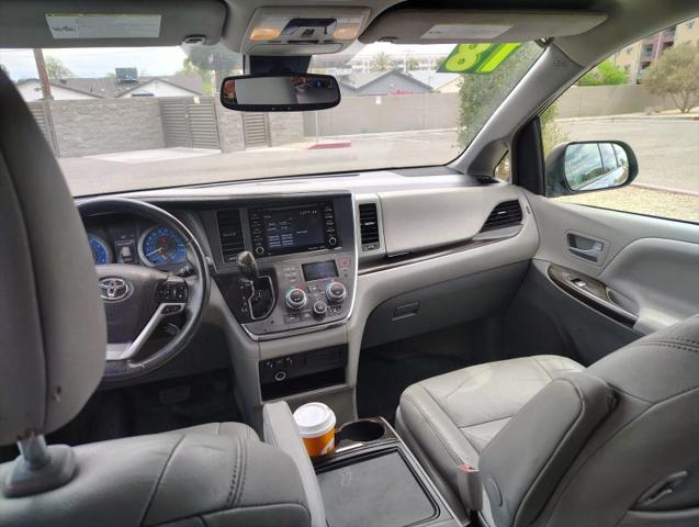 2018 Toyota Sienna XLE 8 Passenger