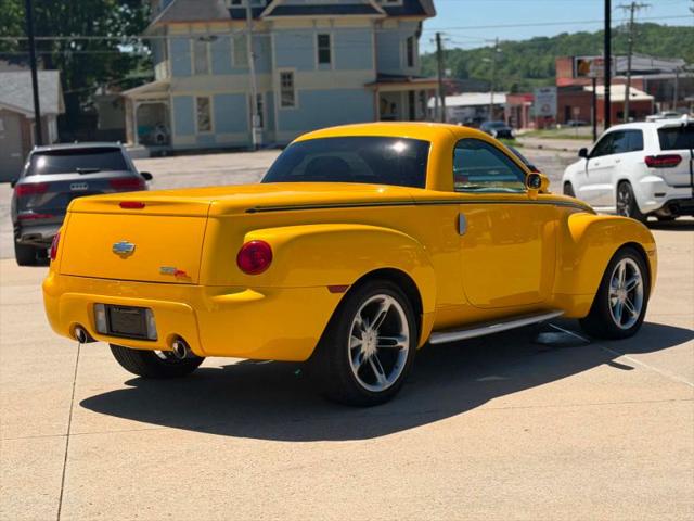2004 Chevrolet SSR Base