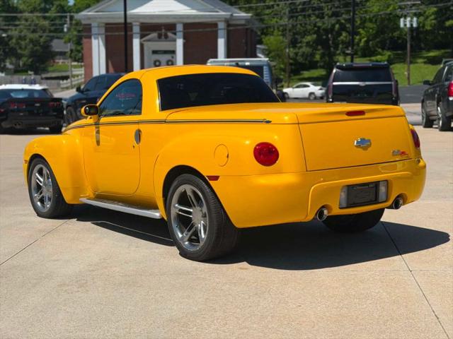2004 Chevrolet SSR Base