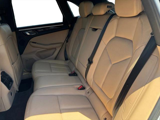 2020 Porsche Macan Base