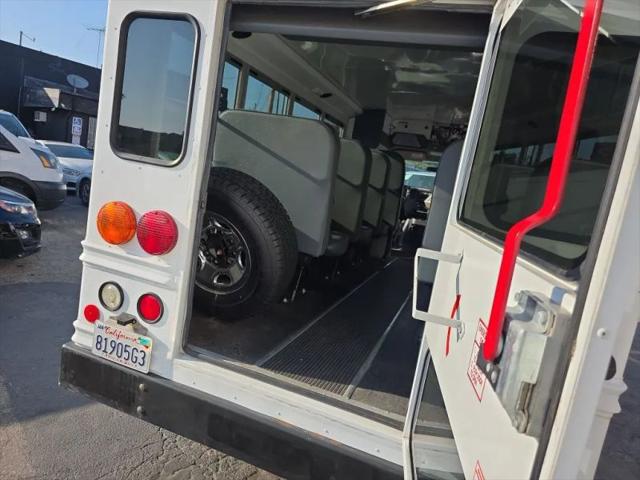 2007 Chevrolet Express Cutaway Work Van