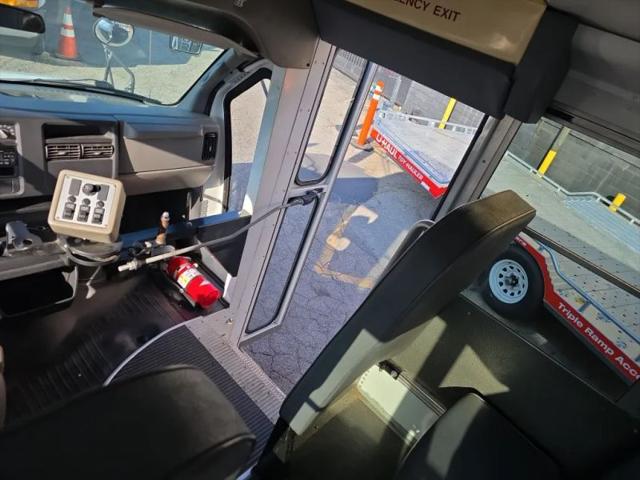 2007 Chevrolet Express Cutaway Work Van