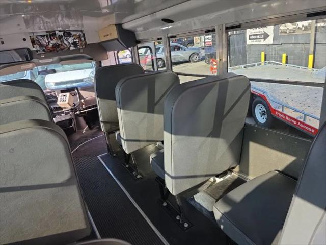 2007 Chevrolet Express Cutaway Work Van