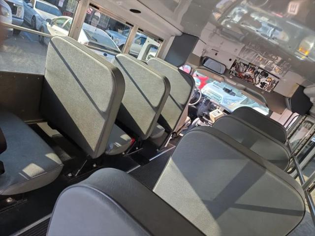 2007 Chevrolet Express Cutaway Work Van