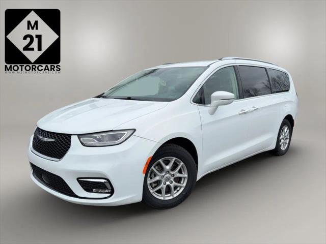 2021 Chrysler Pacifica Touring L for sale in Flint, MI