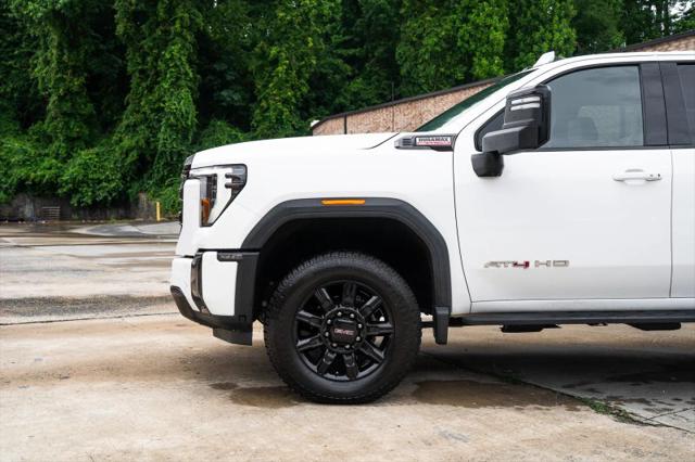 2024 GMC Sierra 3500HD 4WD Crew Cab Standard Bed AT4