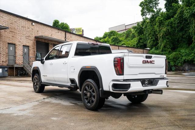 2024 GMC Sierra 3500HD 4WD Crew Cab Standard Bed AT4