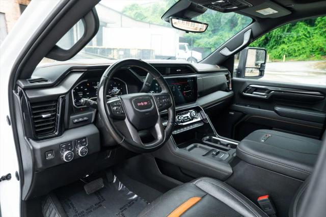 2024 GMC Sierra 3500HD 4WD Crew Cab Standard Bed AT4