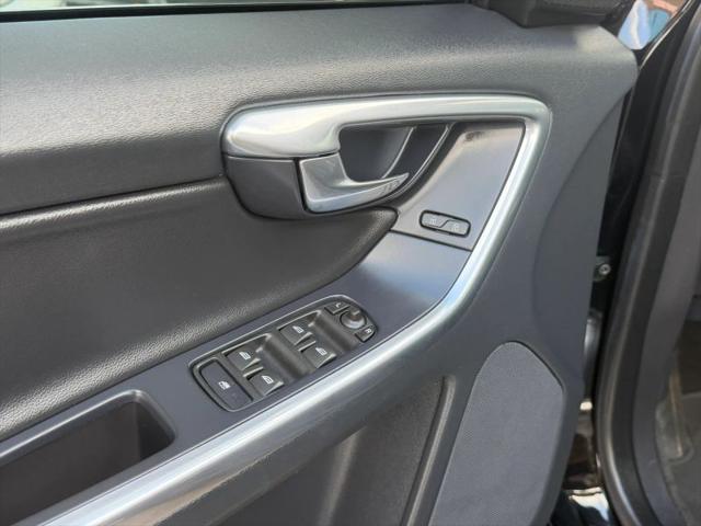 2016 Volvo XC60 T5 Drive-E Premier