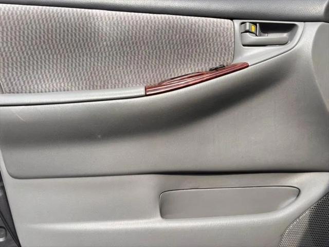 2005 Toyota Corolla LE