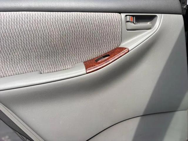 2005 Toyota Corolla LE