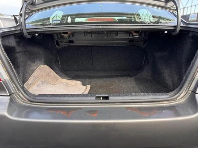 2005 Toyota Corolla LE