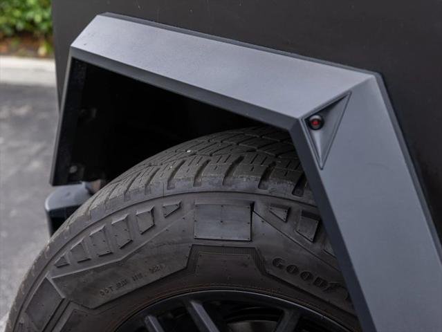 2024 Tesla Cybertruck Cyberbeast