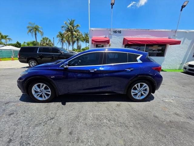 2018 INFINITI QX30 LUXE