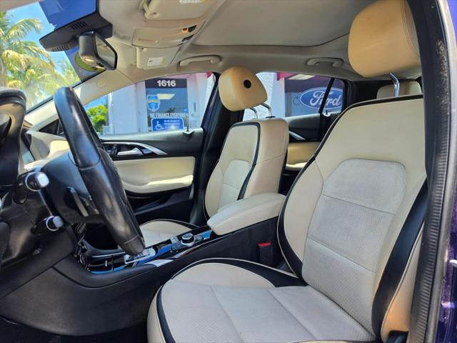 2018 INFINITI QX30 LUXE