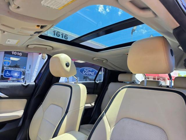 2018 INFINITI QX30 LUXE
