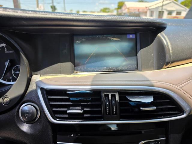 2018 INFINITI QX30 LUXE