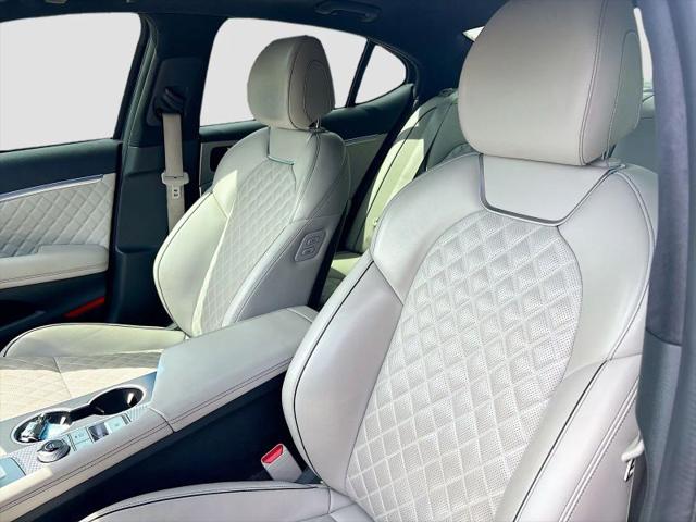 2023 Genesis G70 3.3T RWD