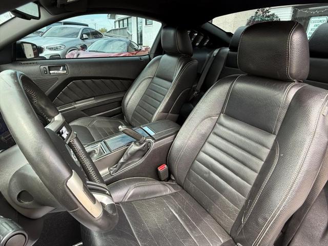2011 Ford Mustang V6
