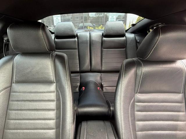 2011 Ford Mustang V6