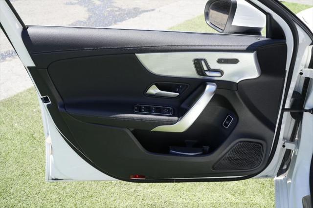 2021 Mercedes-Benz A 220 A 220