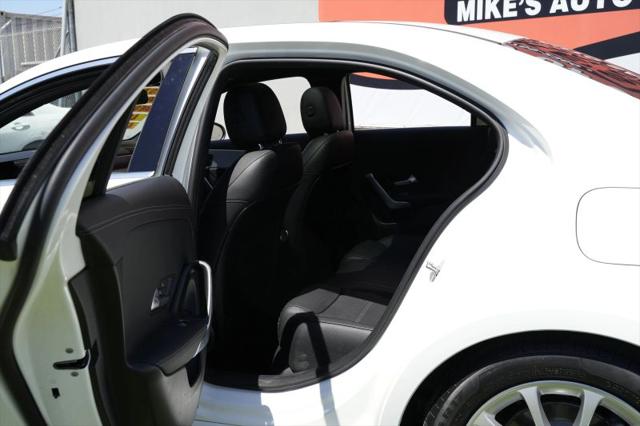 2021 Mercedes-Benz A 220 A 220