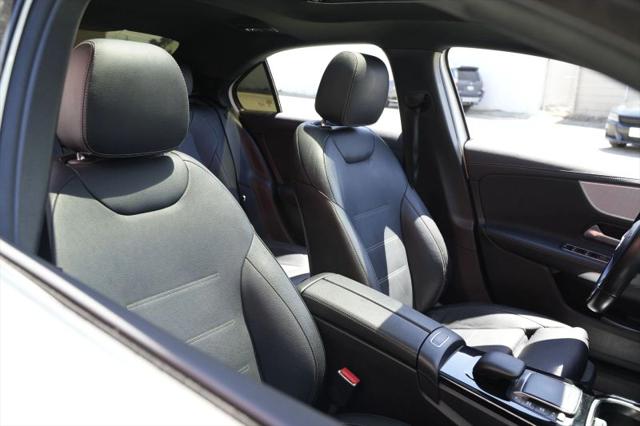 2021 Mercedes-Benz A 220 A 220