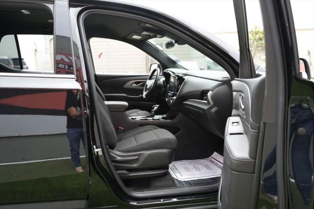 2022 Chevrolet Traverse AWD LT Cloth