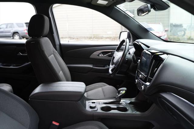 2022 Chevrolet Traverse AWD LT Cloth