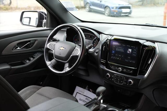 2022 Chevrolet Traverse AWD LT Cloth