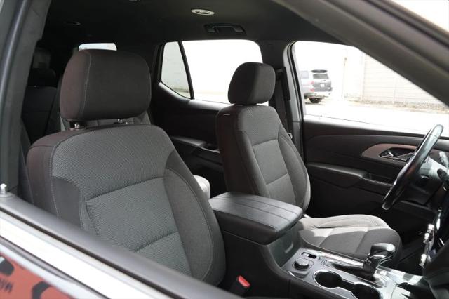 2022 Chevrolet Traverse AWD LT Cloth