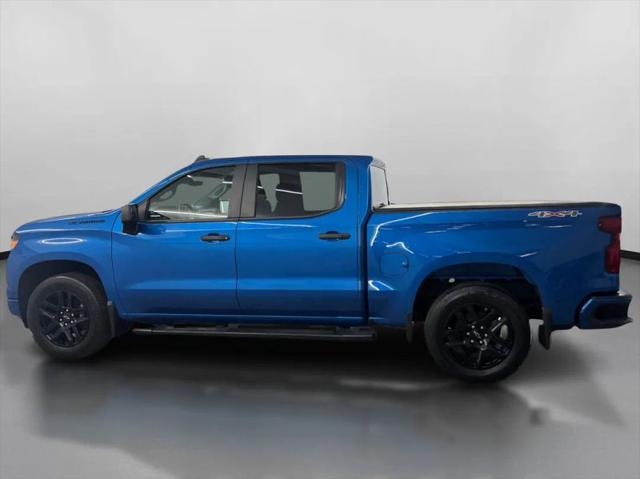 2022 Chevrolet Silverado 1500 4WD Crew Cab Short Bed Custom