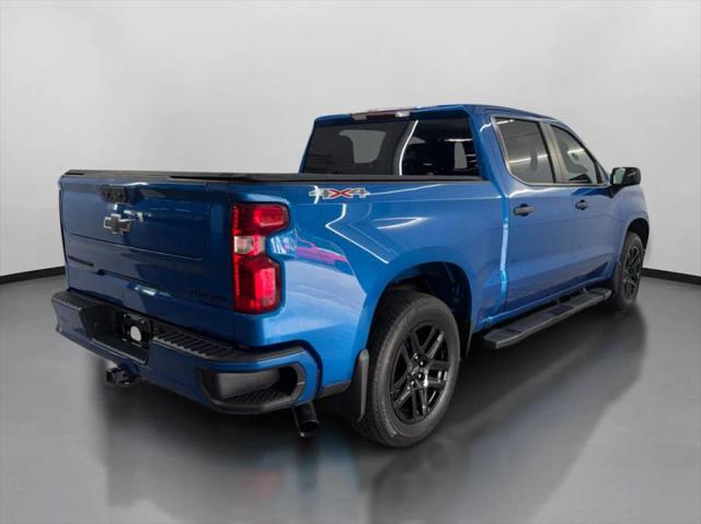 2022 Chevrolet Silverado 1500 4WD Crew Cab Short Bed Custom